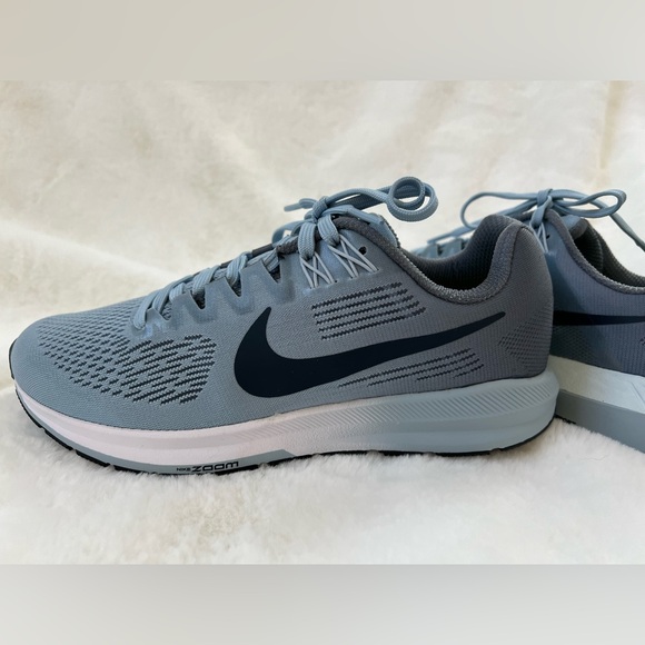 Brand new Nike Structure 21 sneakers (NWOT) - Picture 7 of 7